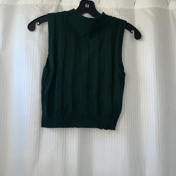 Green Sweater Vest Size: S - Picture 3 of 4